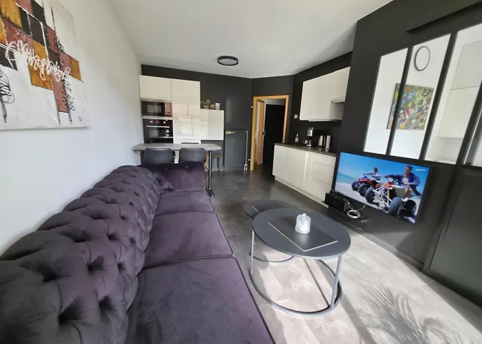 Apartment 2 Bed With Sea View *